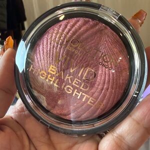 Vivid Baked Highlighter
